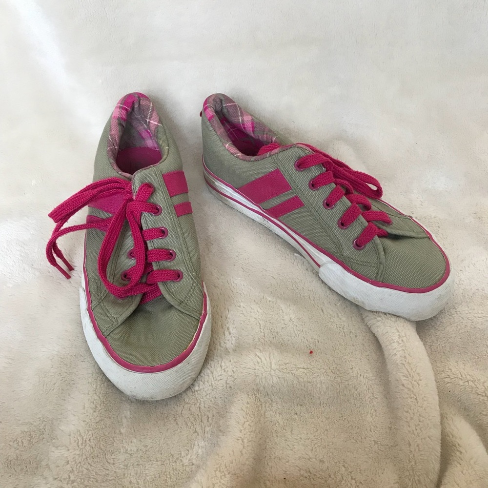 Old Navy Tennis shoes
